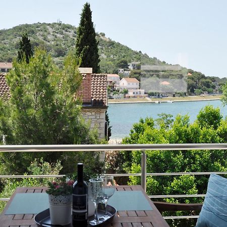 Anemos Apartman Tisno Exterior photo