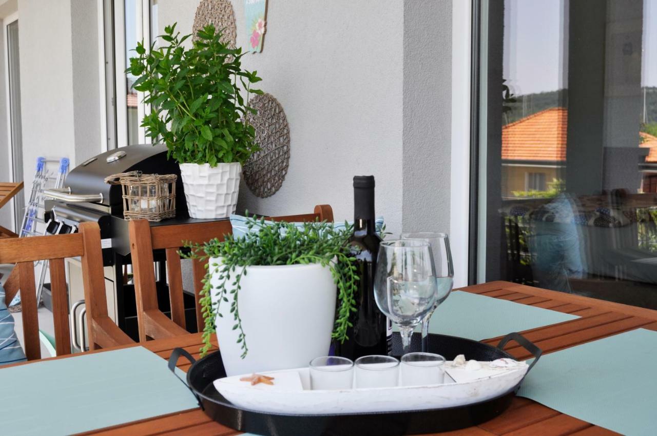 Anemos Apartman Tisno Exterior photo
