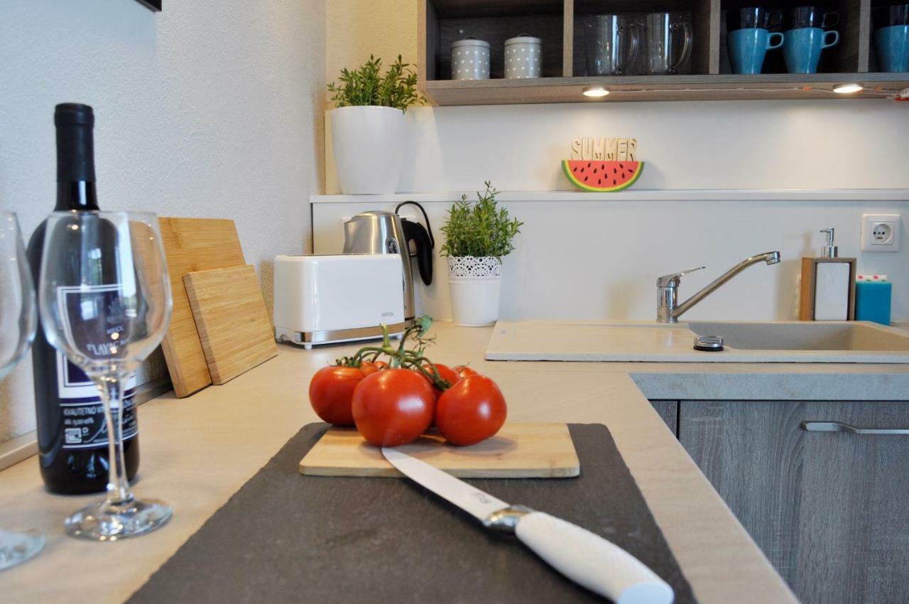 Anemos Apartman Tisno Exterior photo